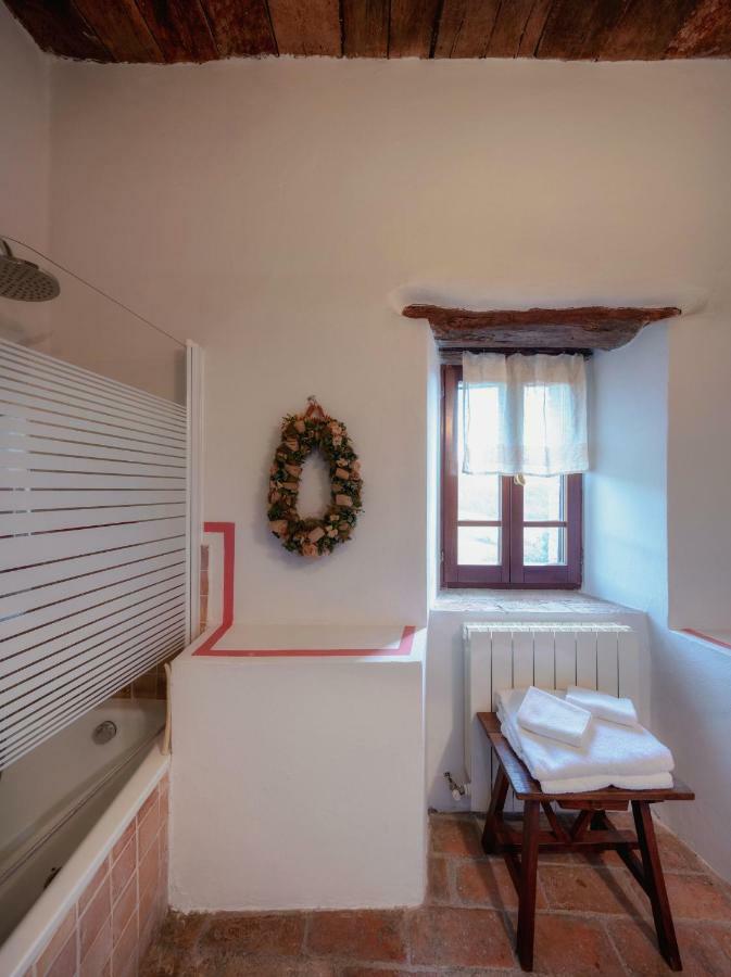 Castello Valenzino Aparthotel Pierantonio Luaran gambar